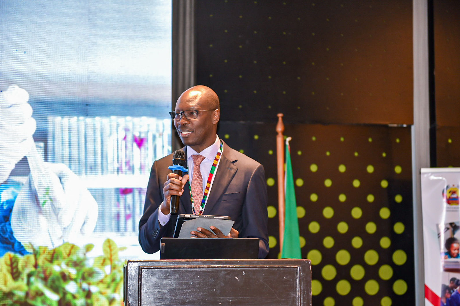 Dr Julius Ecuru, RCU manager icipe speaking at the forum.